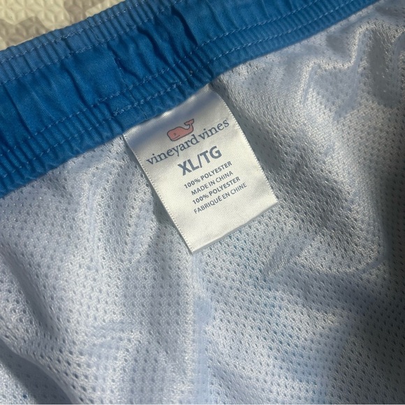Vineyard vines swim trunks size XL - Picture 6 of 7
